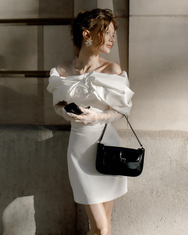 #Alizée dress in a perfect Parisian love story 🤍
Photography: @andrei.iurkovski 
Bride: @eugeniaremark 
Accessories: @1940bridal